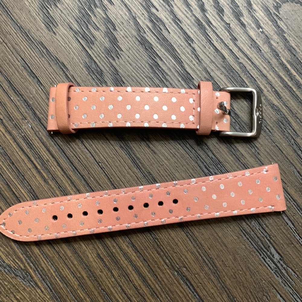 Fossil removable straps